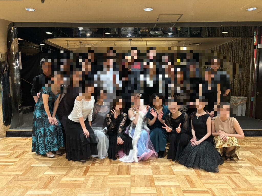 サークルメンバーでダンスホール新世紀ツアー